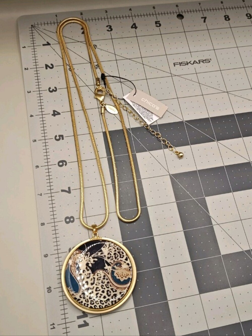 Chico's Leopard Medallion Pendant Necklace Gold Tone Long Opera Snake Chain Nwt - Picture 10 of 11